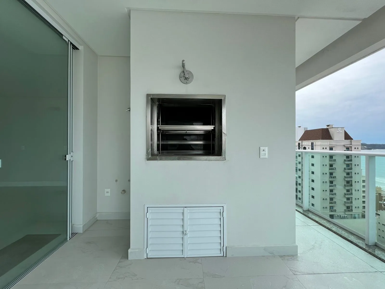 Imagem Apartamento com vista para o mar à venda com 197m2 por R$ 4.290.000,00