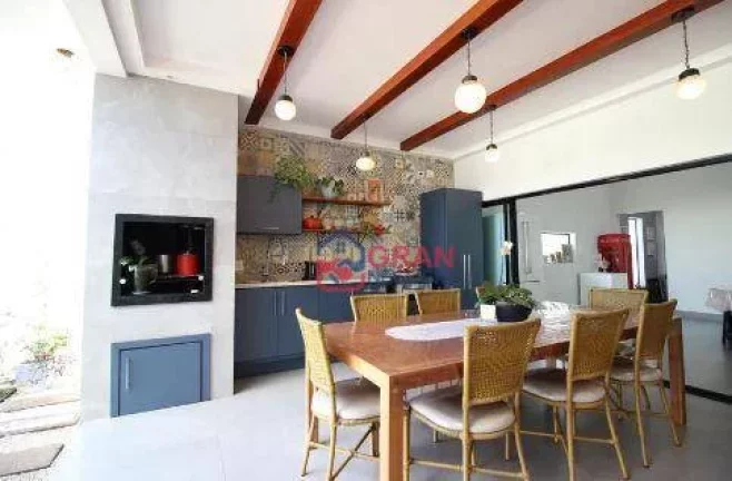 Imagem Casa ampla com quintal em Santa Felicidade
