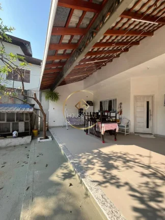 Imagem Casa Sobrado, 2 Dormitórios( 2 suítes), 250m², Vista Verde, Sjc.