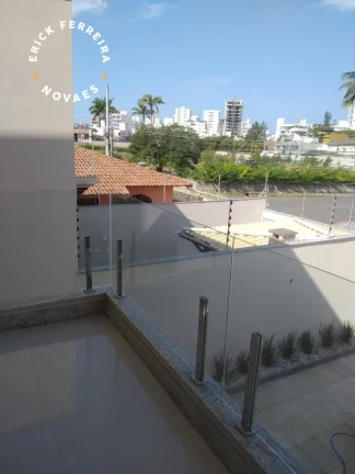Imagem Belíssima casa duplex composta de 3 suítes área de lazer com piscina e churrasqueira em finíssimo acabamento.