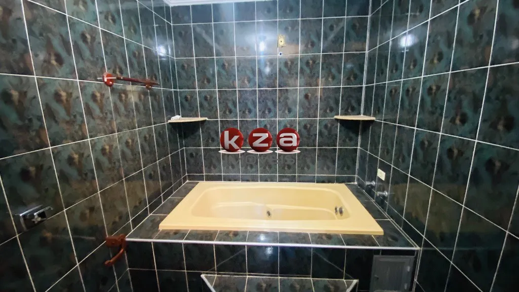 Imagem Imperdível casa à venda em Valinhos-SP, Jardim Itapuã: 4 quartos, 1 suíte, 2 salas, 3 banheiros, 3 vagas, 158m². Aproveite!