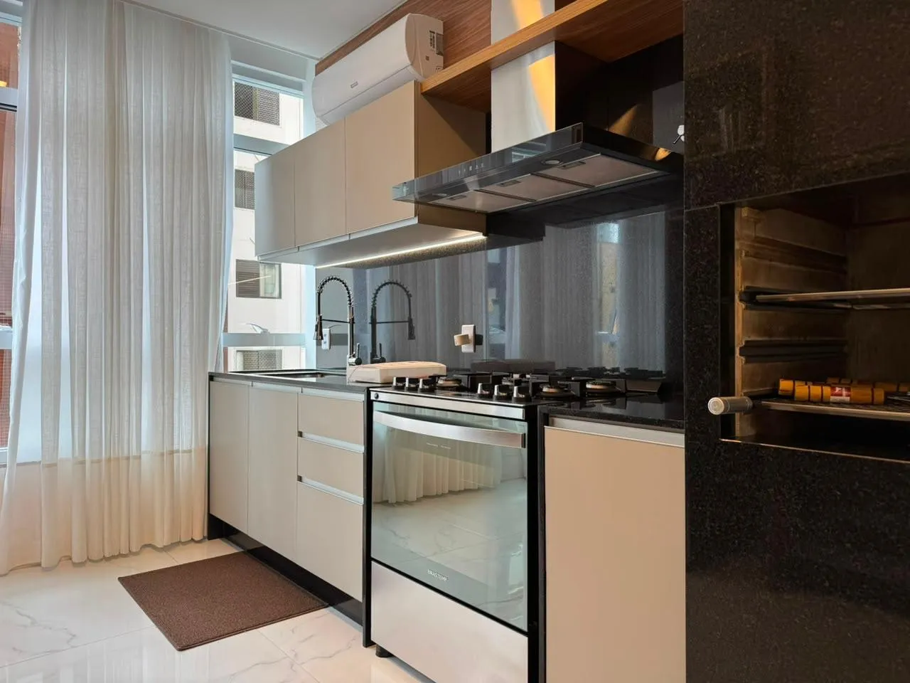 Imagem Apartamento com vista para o mar à venda com 142.65m2 por R$ 3.300.000,00