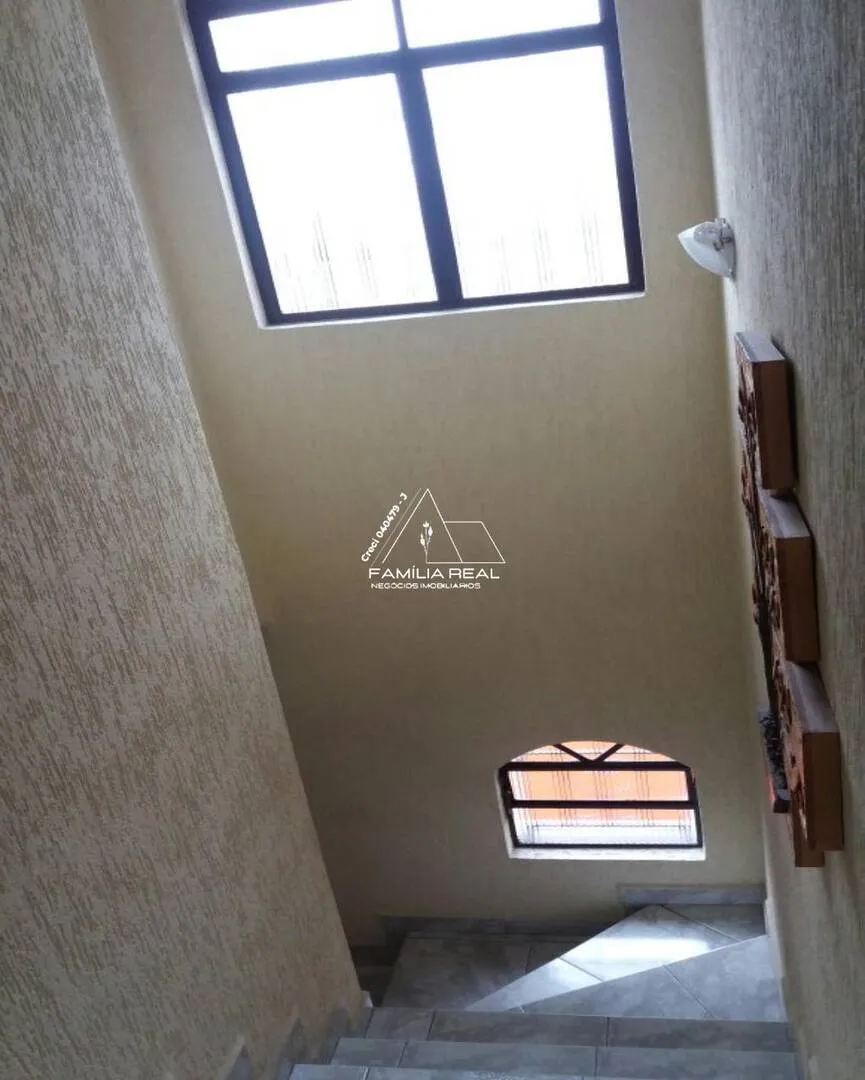 Imagem Sobrado Padrão na Vila Matilde, com 04 Dormitórios, sendo 01 Suíte