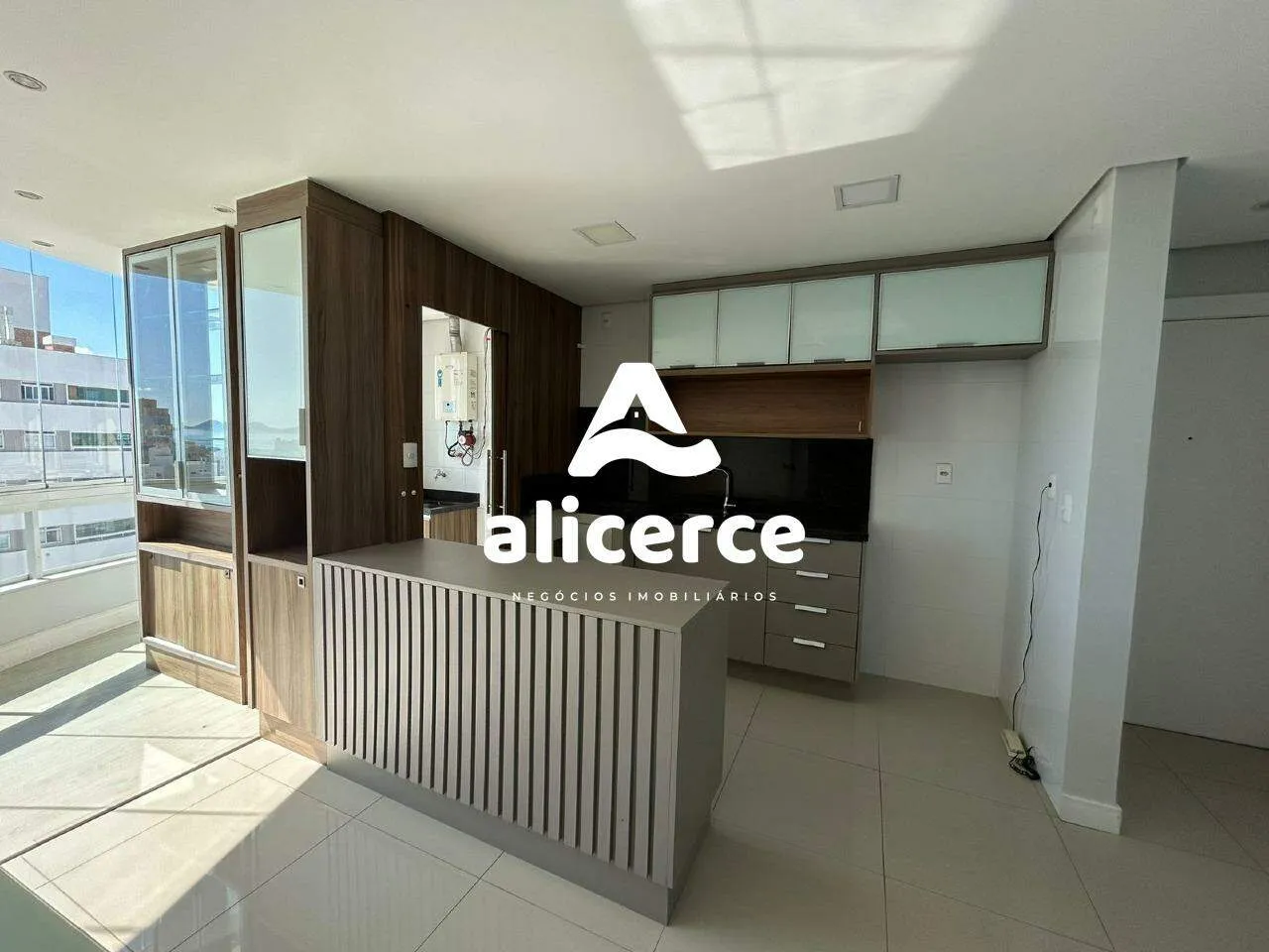Imagem Apartamento Duplex à venda com 129m² l 3 quartos l 3 suítes l Vista Mar l Estreito - Florianópolis/SC