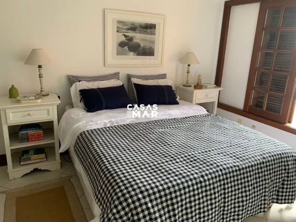 Imagem Casa de Luxo à Beira-Mar em Búzios, Condomínio Camurupim na Praia Rasa: 6 Quartos, 6 Suítes, 4 Salas - Segurança e Conforto!
