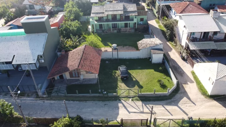Imagem Linda Casa de 2 Quartos na Praia do Rosa, Imbituba-SC - Excelente Oportunidade!