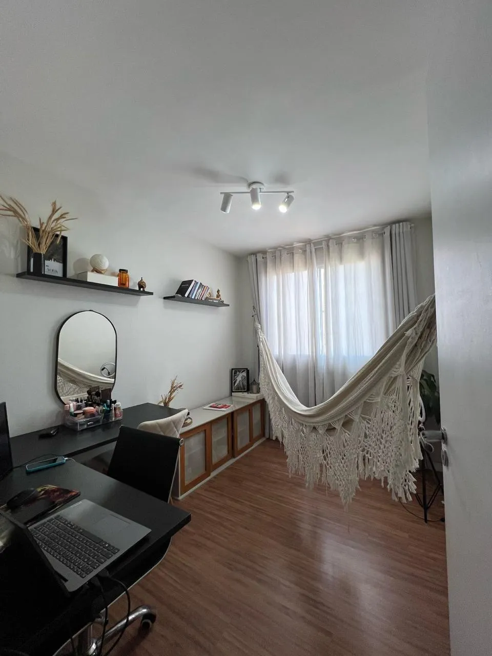 Imagem VENDO LINDO APARTAMENTO DE DOIS DORMITÓRIOS NA AV. MIGUEL YUNES!!