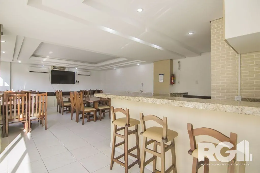 Imagem Apartamento com Suíte, Lareira e 2 Vagas na Zona Norte