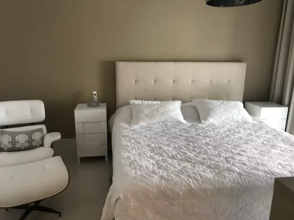 Imagem Imperdível! Apartamento de luxo com 3 suítes e 4 vagas na Vila Mariana, SP - 236m² de pura elegância. Agende sua visita agora!