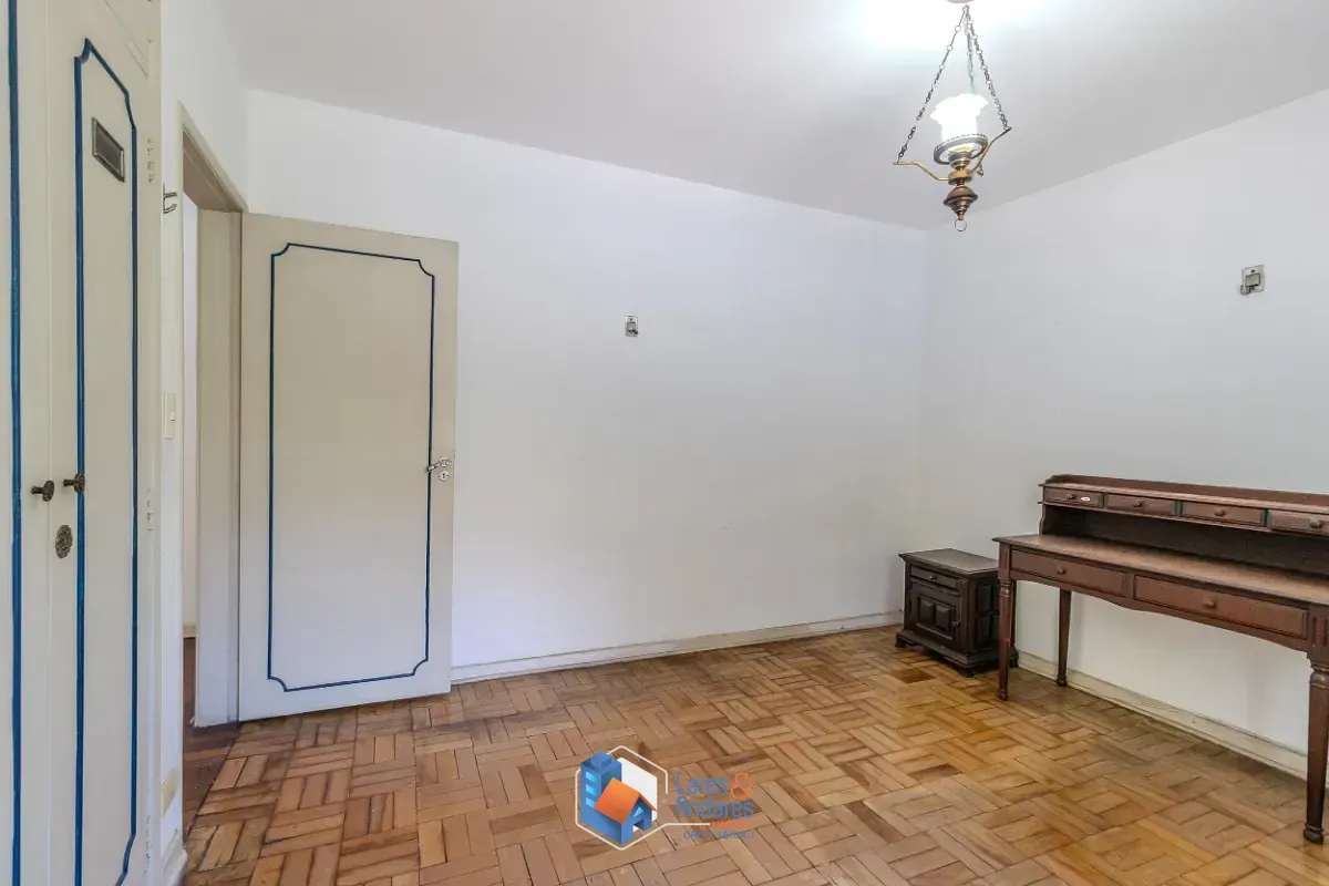 Imagem Sobrado para venda em Chácara Monte Alegre com 4 quartos, sendo 1 suíte, 261m²