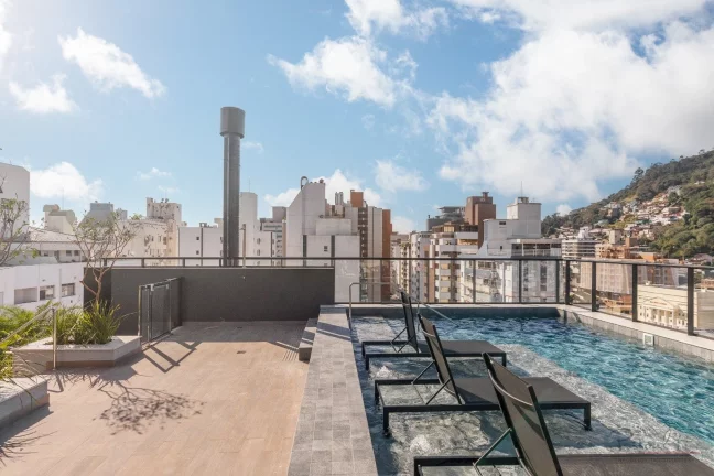 Imagem Oportunidade! **Unidade com preço promocional** Apartamento com 2 suítes, lavabo, sacada com churr...