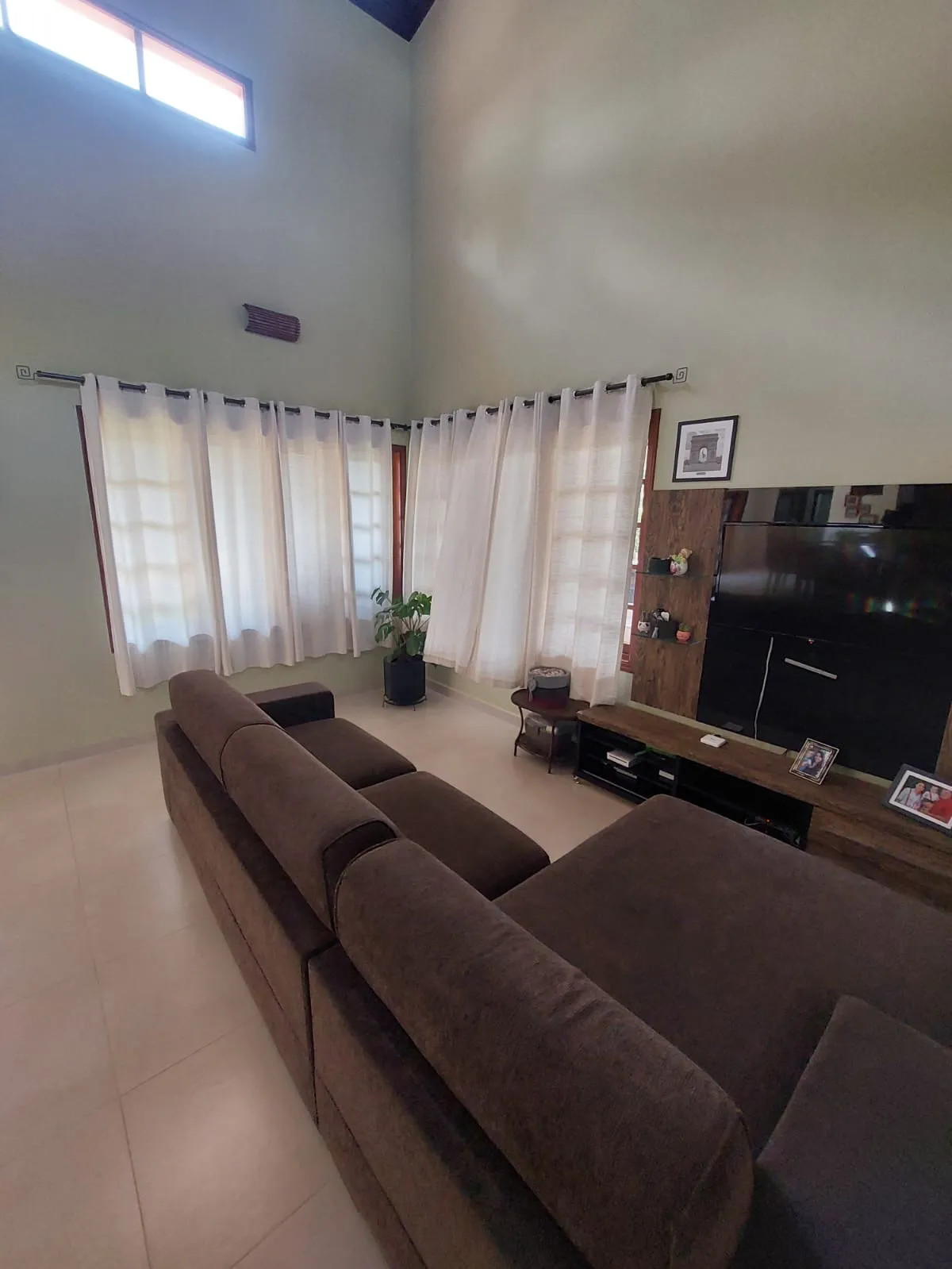 Imagem Casa 4 dorm escritório lareira sala de jogos de Esquina com 438m² Cond Vivendas do Lago
