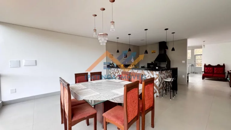 Imagem Casa triplex à venda no bairro Cidade Nova
