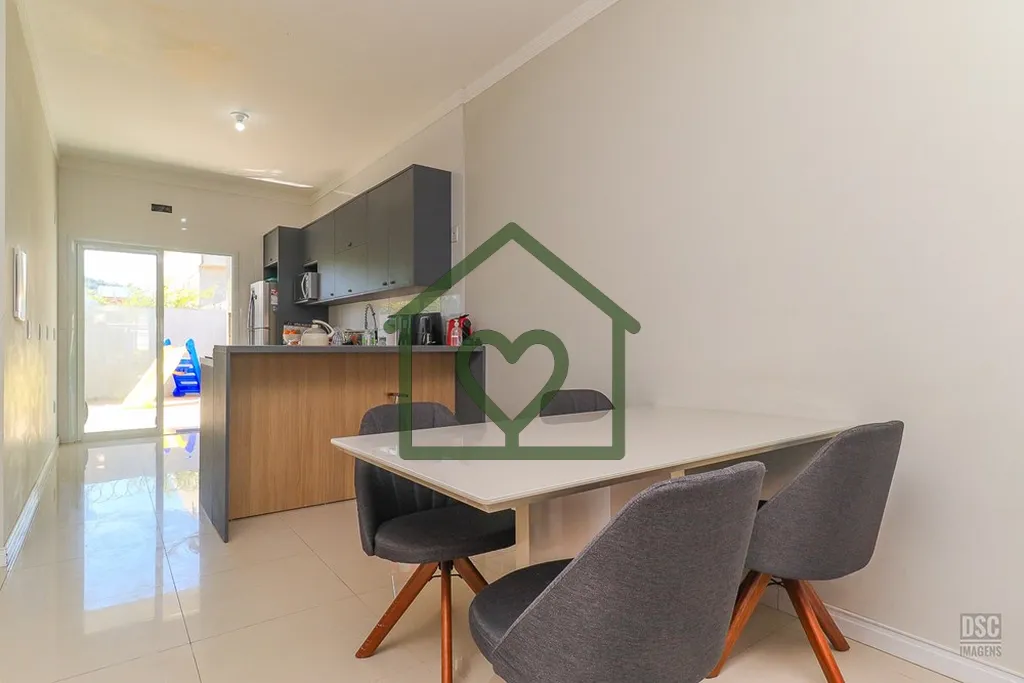 Imagem Casa térrea com 92m² privativos, muito bem distribuída, oferecendo um ambiente acolhedor e funcio...