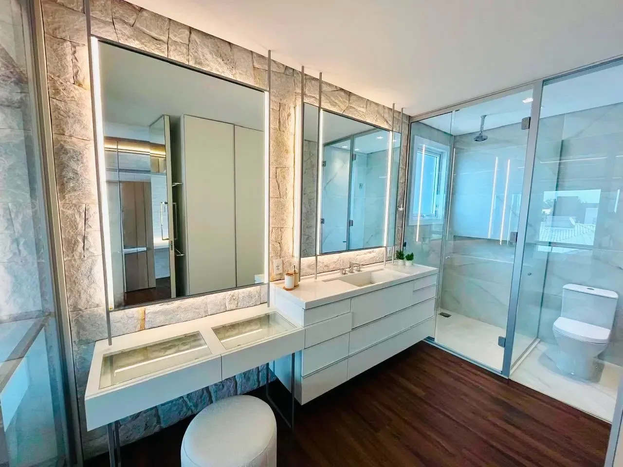 Imagem Sobrado com 4 Quartos à Venda, 290 m² em Village  - Capão da Canoa