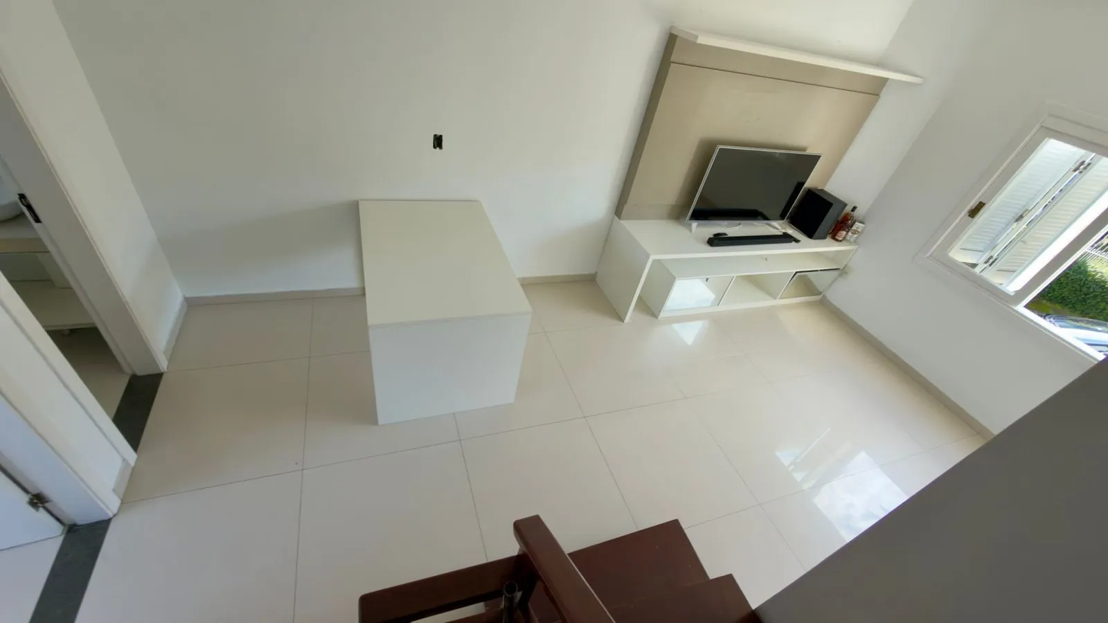 Imagem Casa com 02 quartos e 02 vagas no Bairro Jardim Itu em Porto Alegre