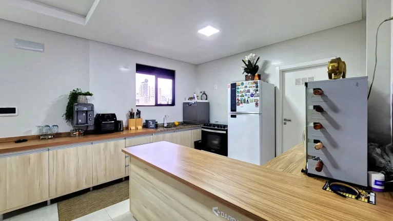 Imagem Apartamento Zona Central para Venda em Balneário Camboriú, CENTRO, 4 dormitórios, 2 suítes, 4 banheiros, 3 vagas