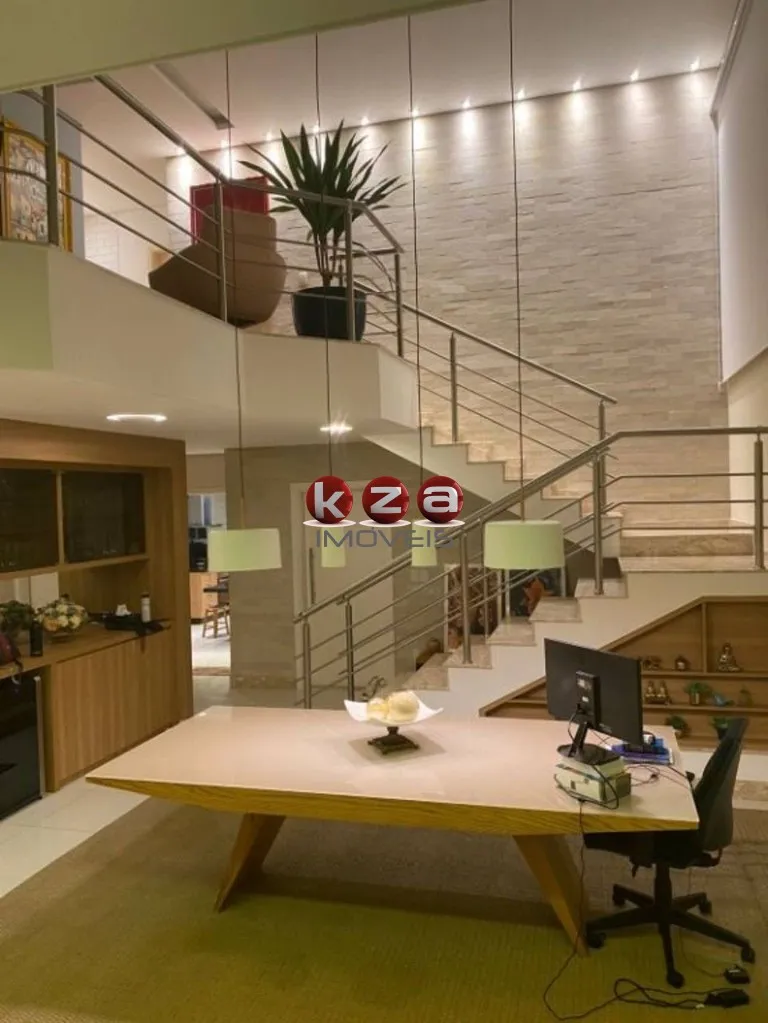 Imagem Casa de luxo em condomínio: 3 quartos, 3 suítes, 3 salas, 5 banheiros, 4 vagas, 334m² em Valinhos-SP no Residencial Reserva das Palmeiras.
