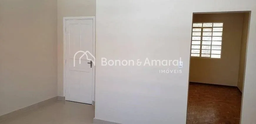 Imagem Casa com 4 Quartos e 2 banheiros à Venda, 242 m² por R$ 725.000