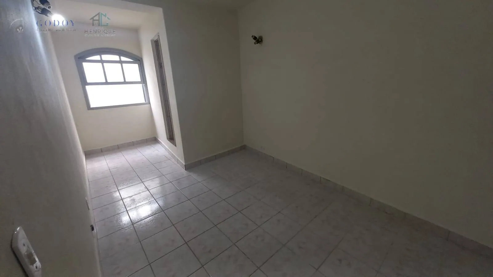 Imagem Excelente Investimento com 3 Casas no Mesmo Terreno