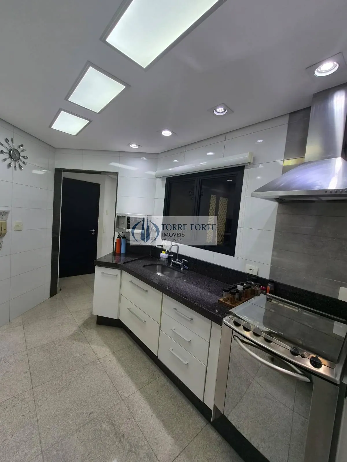 Imagem Excelente apartamento, 170 m² 3 dormitórios sendo 1 suíte máster com closet