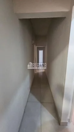 Imagem Espaçosa casa para alugar no bairro Vila Olímpica em Uberaba