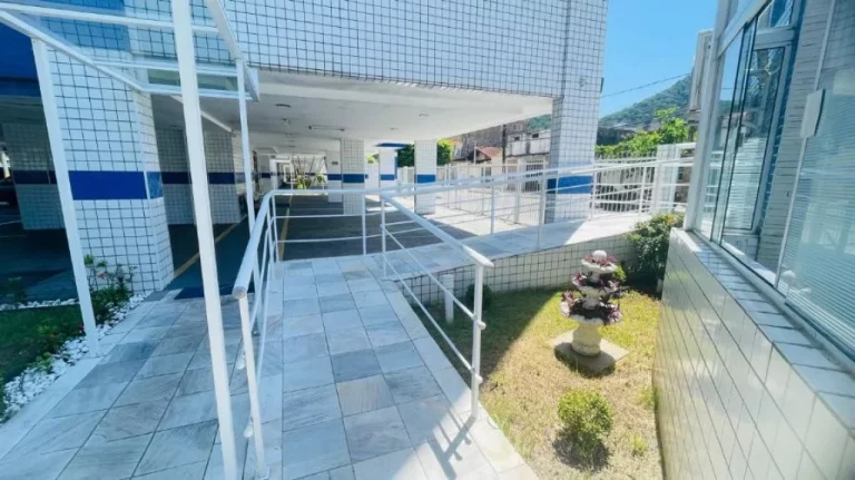 Imagem Excelente apartamento no forte com 3 dormitórios somente à vista!!!