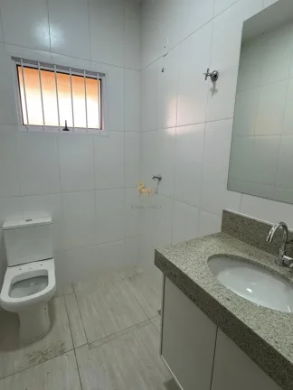 Imagem Casa de Esquina 85 m²/235 m² – 3 Dorms, 1 Suíte, Quintal Amplo e Espaço para Comércio!