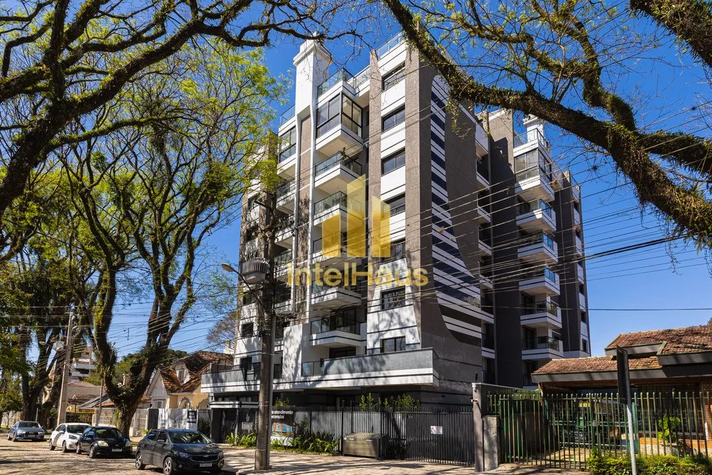 Imagem Localizado no Juvevê, um dos bairros mais valorizados de Curitiba, o Terrasse Normandie possui apar...