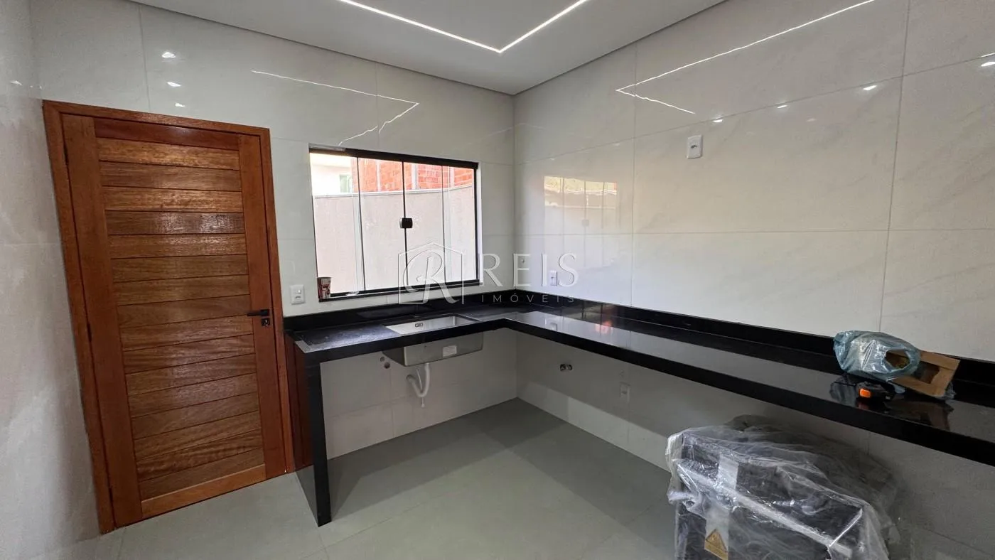 Imagem Casa para Venda em Rio das Ostras, Atlântica, 3 dormitórios, 2 suítes, 3 banheiros, 2 vagas
