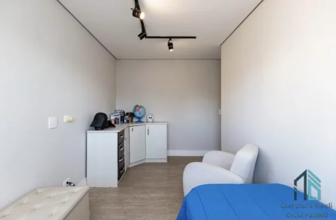 Imagem Casa em Condomínio, 03 quartos c/suíte, Ático c/área Gourmet, no Santa Cândida em Curitiba PR