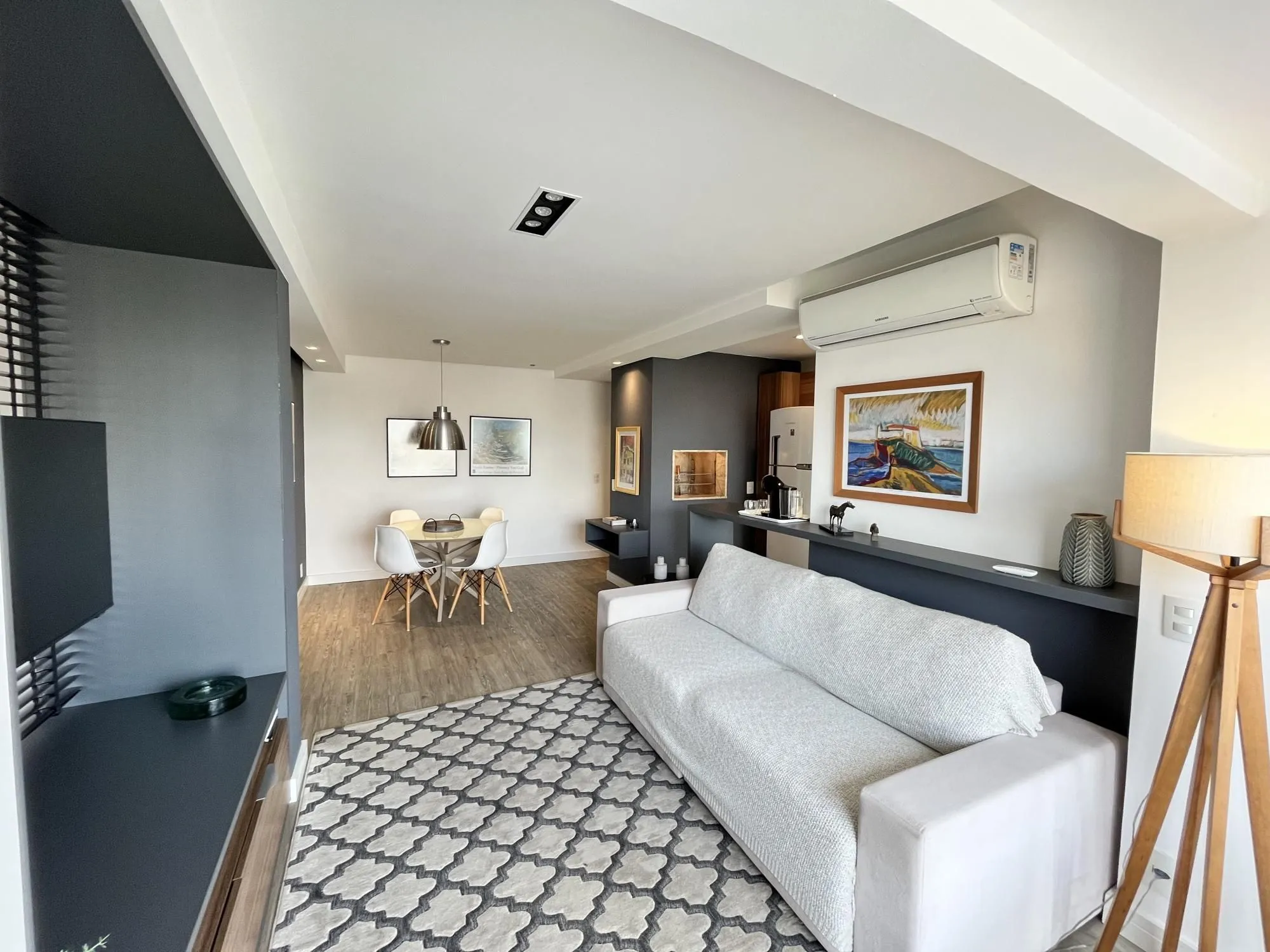 Imagem Apartamento de 2 quartos, transformados em 1 e vaga de garagem bairro S. Geraldo