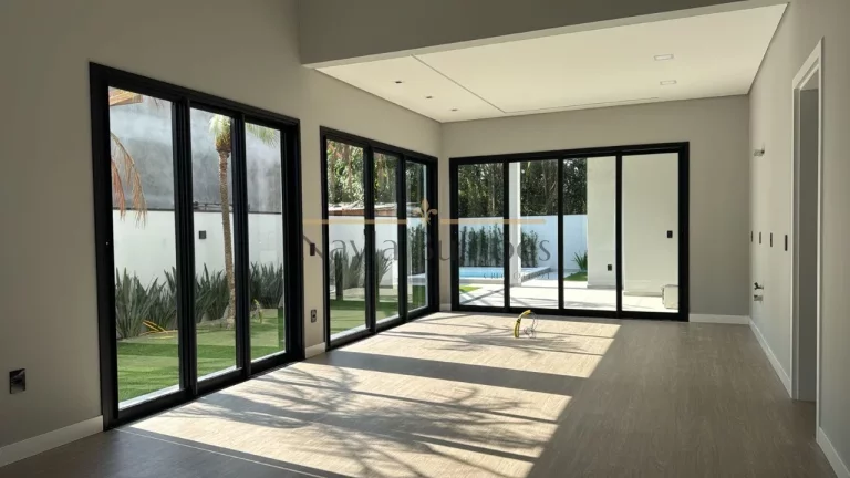 Imagem CASA RESIDENCIAL em São José - SC, Forquilhas