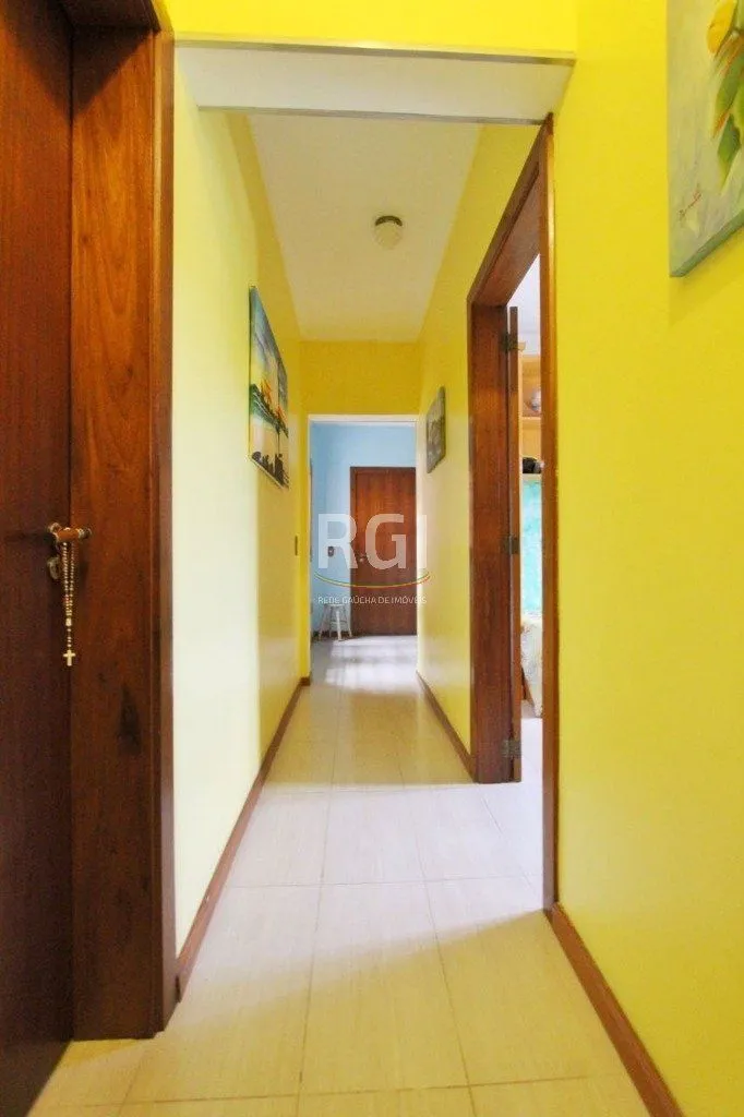 Imagem Casa para Venda - 259.5m², 4 dormitórios, sendo 1 suites, 3 vagas - Teresópolis