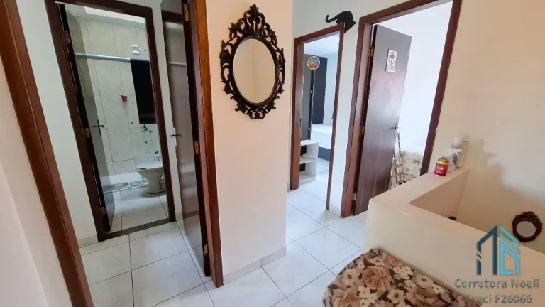 Imagem Sobrado 04 c/suíte, ótimo espaço nos fundos e frente, no Santa Cândida/Boa Vista em Curitiba PR