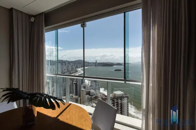 Imagem Apartamento Quadra Mar para Venda em Balneário Camboriú, CENTRO, 4 dormitórios, 2 suítes, 4 banheiros, 5 vagas