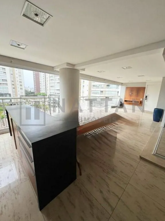 Imagem Apartamento com 3 suítes e 242 m², closet na suíte master, lavabo e 4 vagas de garagem