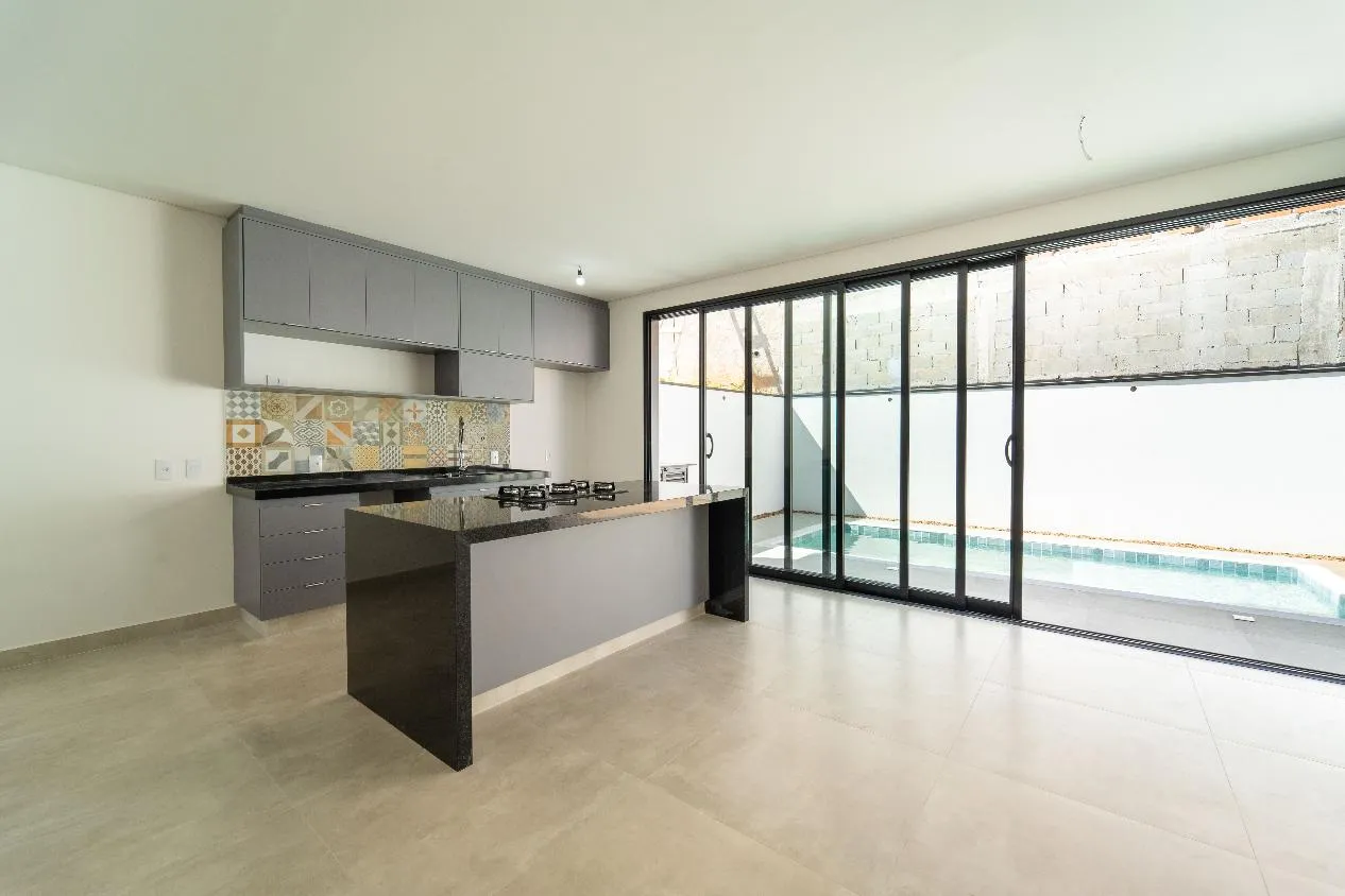 Imagem LINDA CASA NO CONDOMINIO RESERVA ERMIDA (ELOY CHAVES).