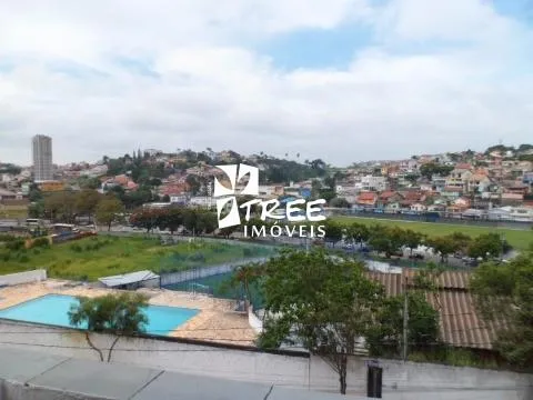 Imagem VENDA DE SOBRADO NO BARBOSAS, EM ARUJÁ/SP, 300m² com 3 quartos, suíte, varanda, quintal amplo e garagem coberta para 2 autos. CONSULTE-NOS.