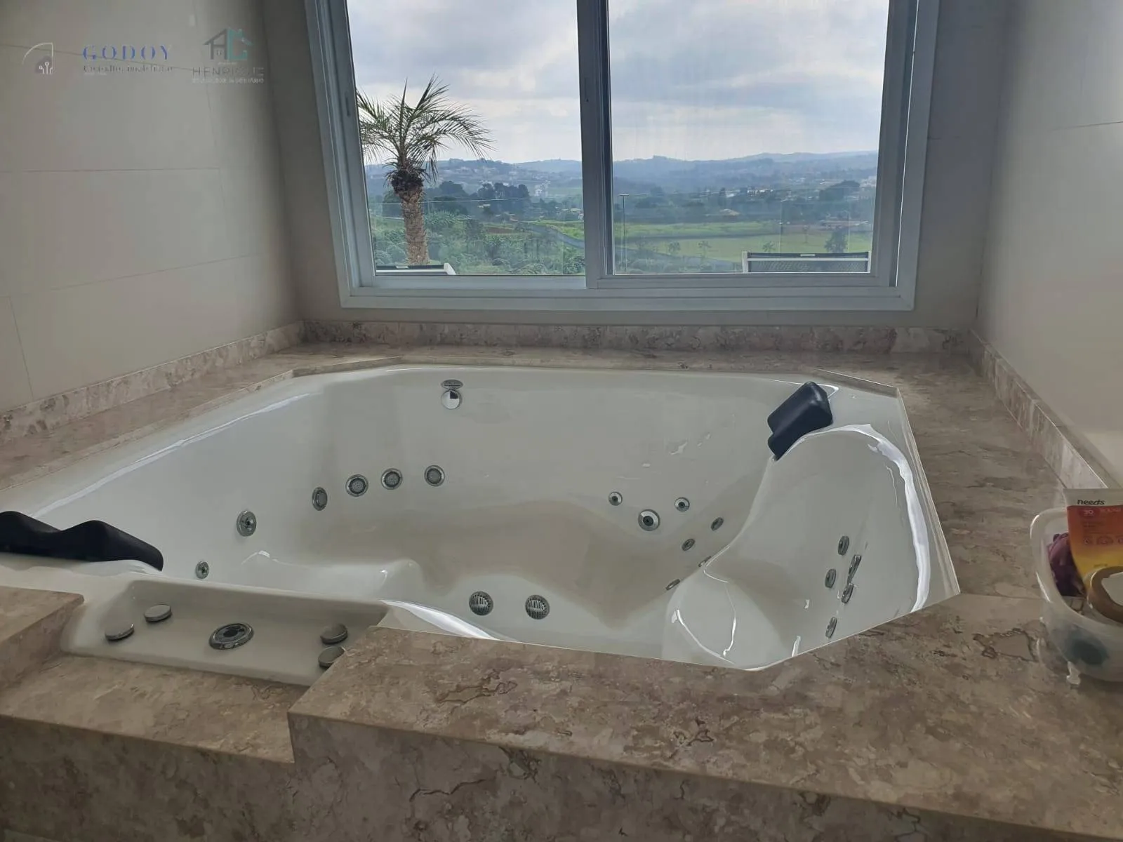 Imagem Residência de Alto Padrão no Condomínio Reserva Altos do Cataguá