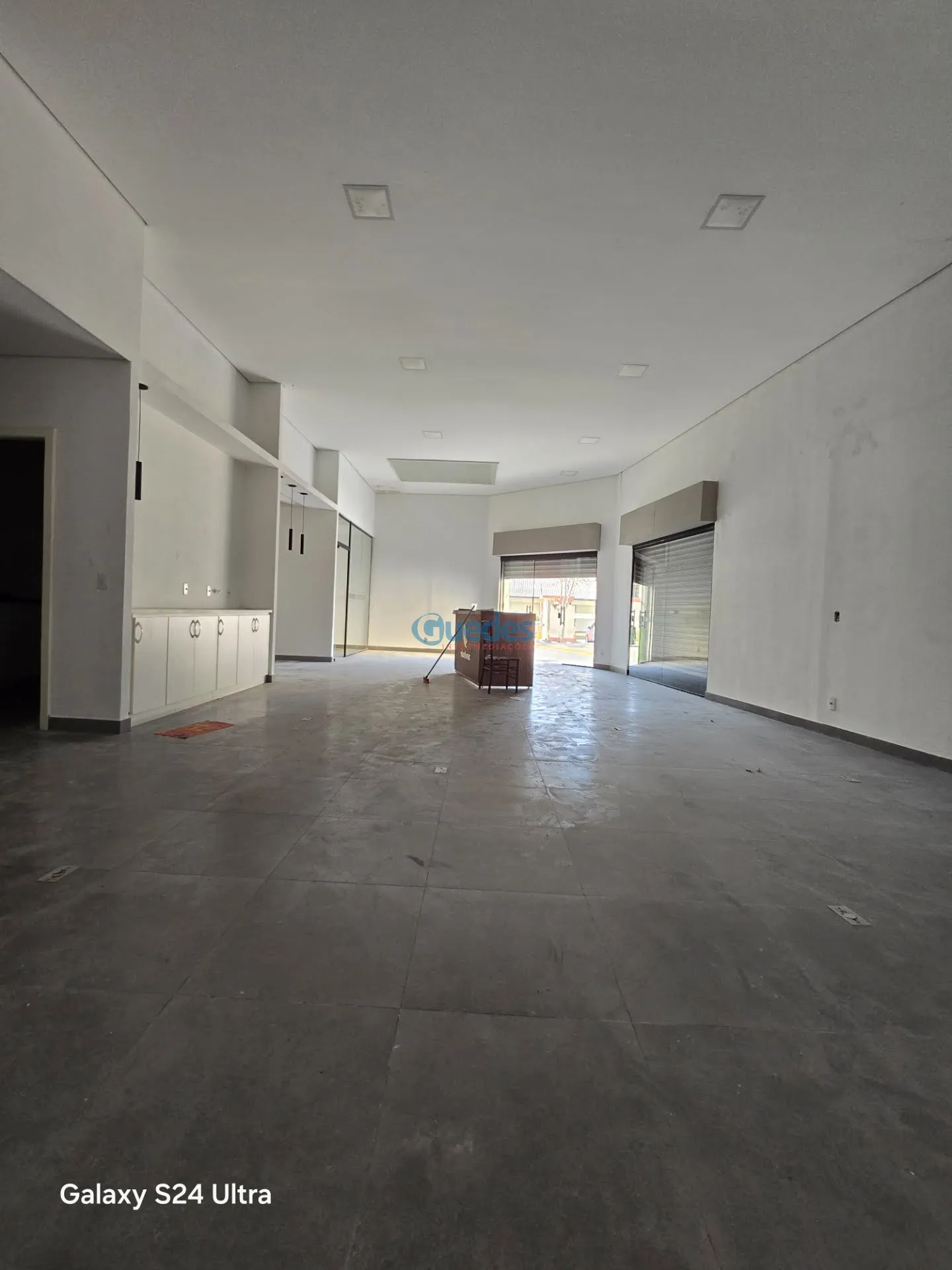 Imagem Loja/Salão na Lapa-SP, 200m², 2 Banheiros, Venda e Locação