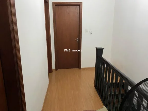 Imagem Imperdível Casa à Venda em São Paulo-SP, na Vila Mariana: 3 Quartos, 1 Suíte, 2 Salas, 2 Vagas de Garagem - 140m² de Área.