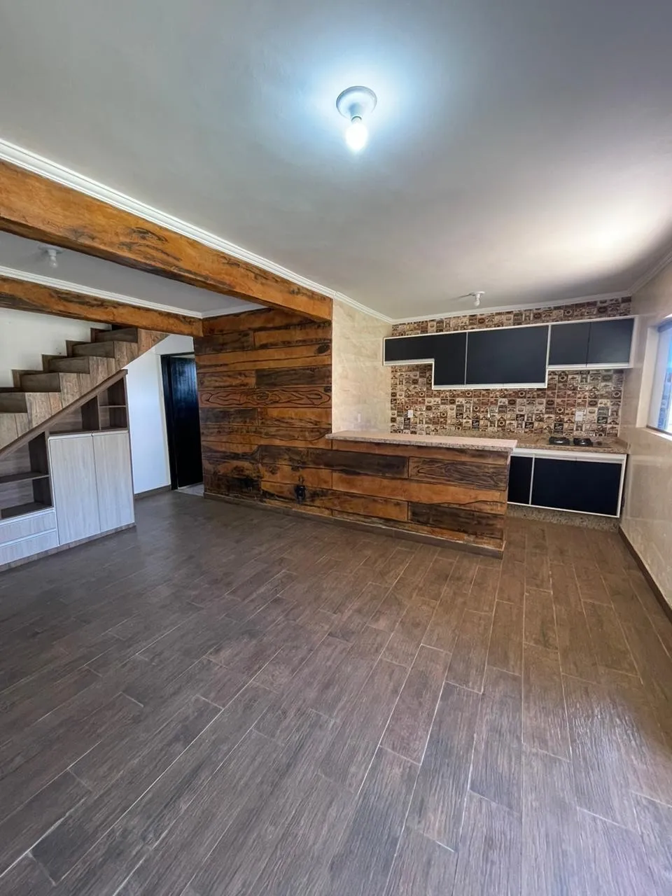 Imagem Chácara à venda com três construções no terreno sendo uma semi nova, Goiabal, Pindamonhangaba, SP