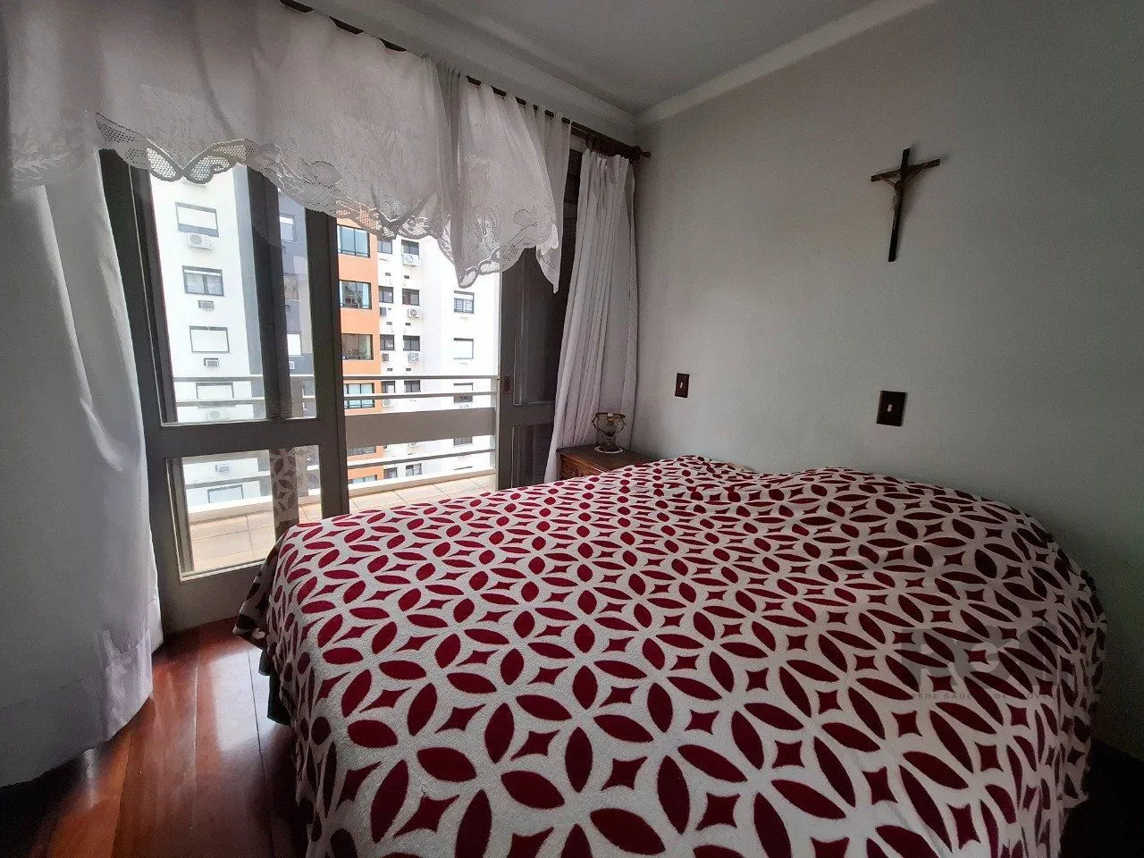 Imagem Casa com 537,00 m² com 04 dormitórios no Bairro Tristeza