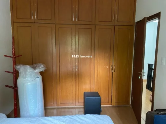 Imagem Imperdível Casa à Venda em São Paulo-SP, na Vila Mariana: 3 Quartos, 1 Suíte, 2 Salas, 2 Vagas de Garagem - 140m² de Área.