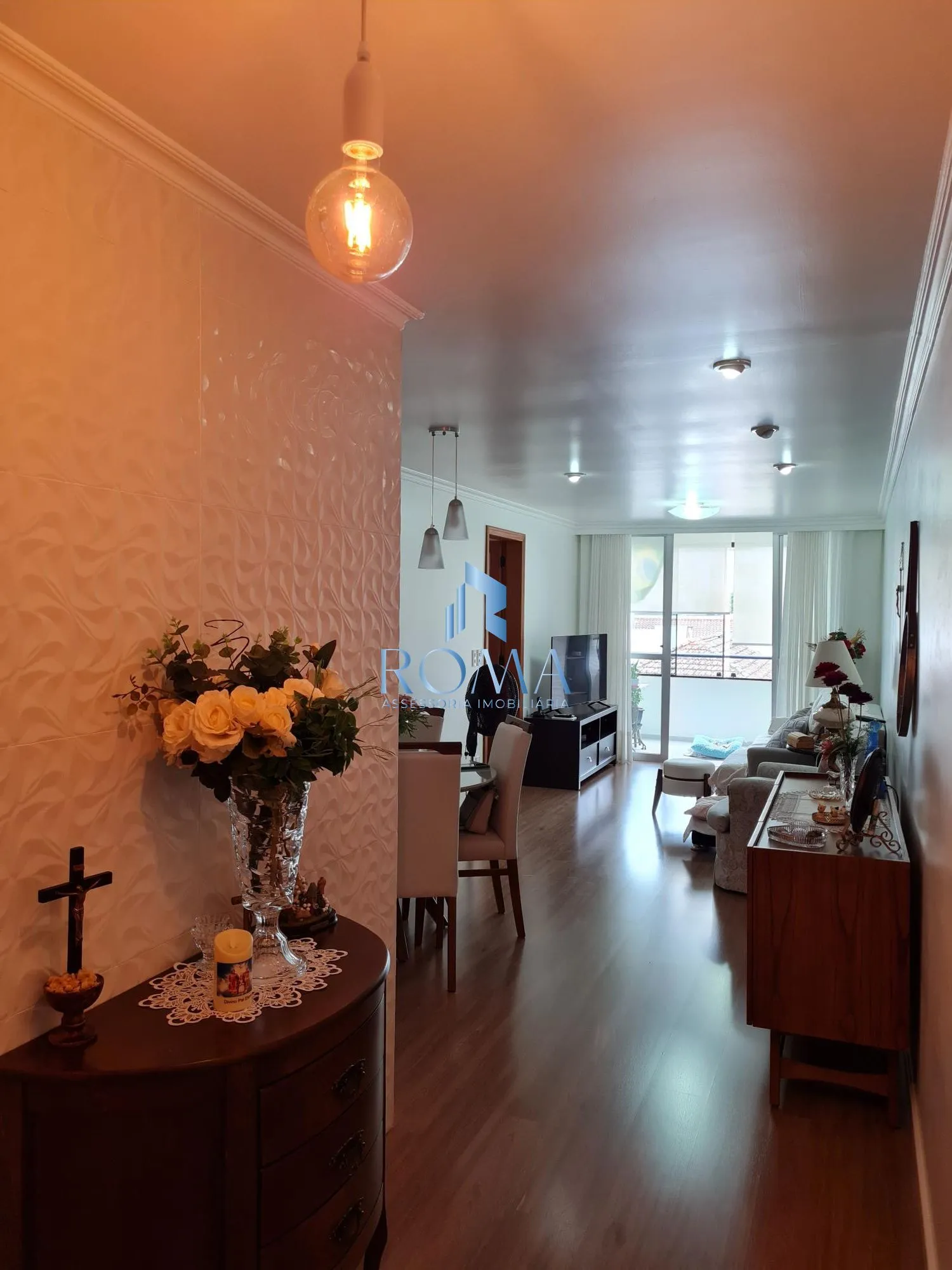 Imagem Apartamento Semimobiliado com 3 Quartos à Venda em Santa Maria