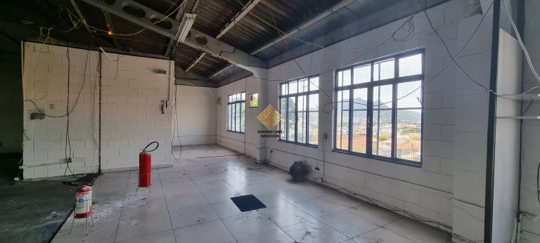 Imagem GALPÃO MEZANINO ÓTIMA LOCALIZAÇÃO NA MUTINGA DE 480M², ACESSO A RODOVIA ANHANGUERA E FÁCIL ACESSO AS MARGINAIS - JARDIM SANTO ELIAS - SÃO PAULO / SP