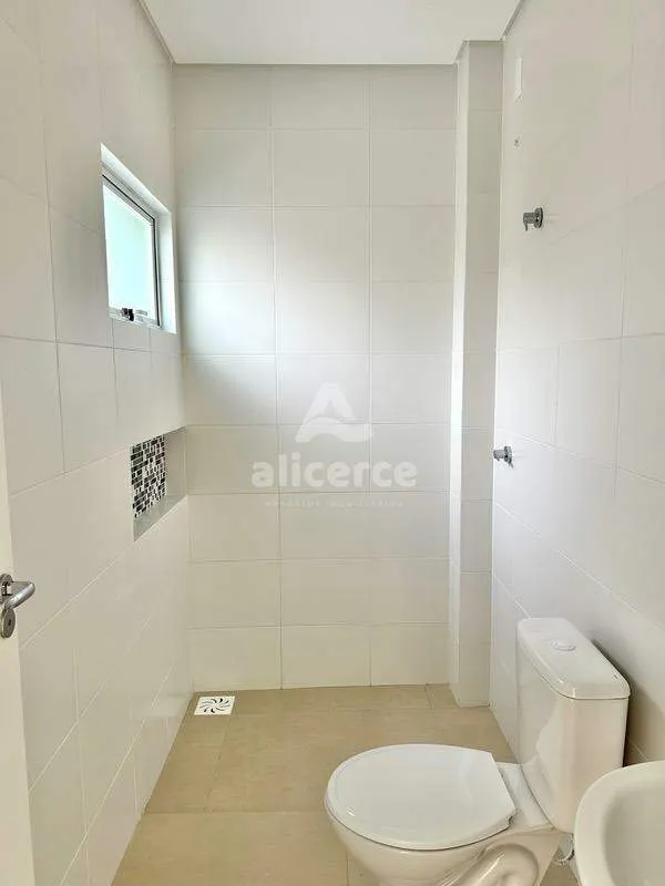 Imagem Amplo Sobrado novo com duas suítes, condomínio fechado, em Palhoça - SC