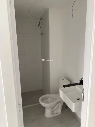 Imagem Apartamento à venda na Vila Olímpia, com 2 quartos, 1 banheiro, 1 vaga de garagem e 39m².