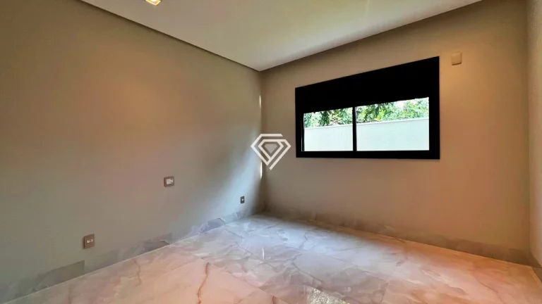 Imagem Casa 3 Suítes, + Escritório, 240 m² c/ lazer à venda no Condomínio Caribe